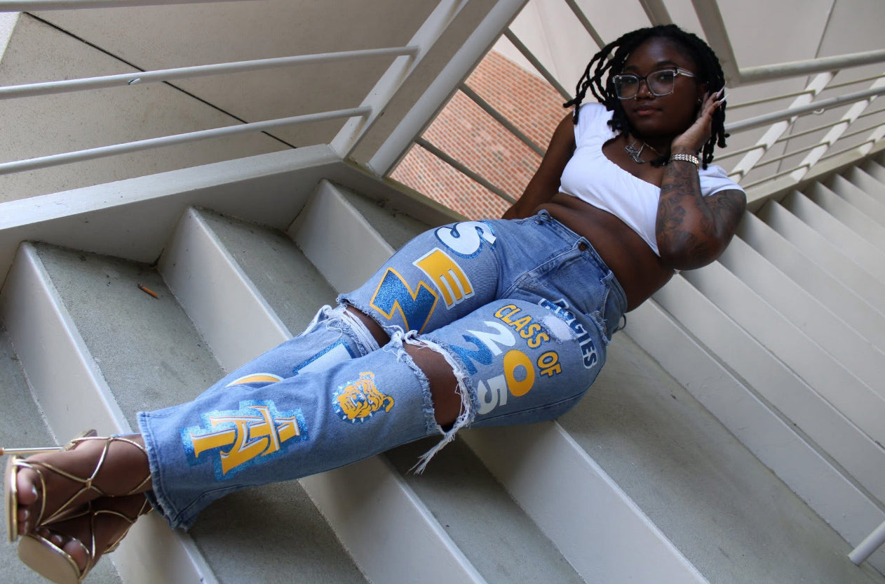 Girls simple senior jeans modeled detail view